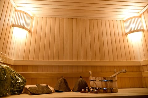 Deep-tissue massages, sports massages, 1 treatment room, massages