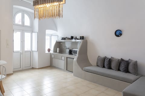 45-inch Smart TV with cable channels, TV, Netflix