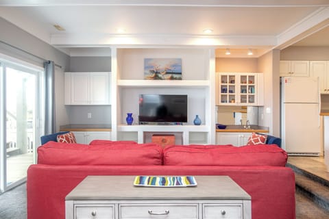 Welcome to Pier Pointe 6A1!