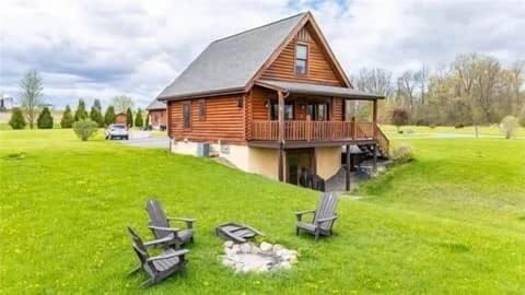 Log Cabin on Seneca Lake Wine Trail 