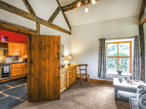 Dining room | Y Dderwen, Penybontfawr