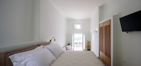 Deluxe Apartment | In-room safe, iron/ironing board, free WiFi