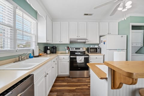 A fully stocked kitchen makes meal preparation a breeze.