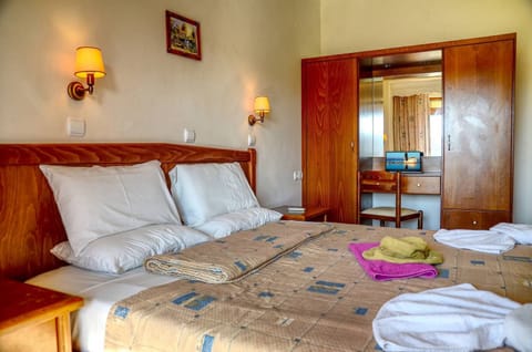 In-room safe, iron/ironing board, free WiFi, bed sheets