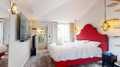 king bedroom