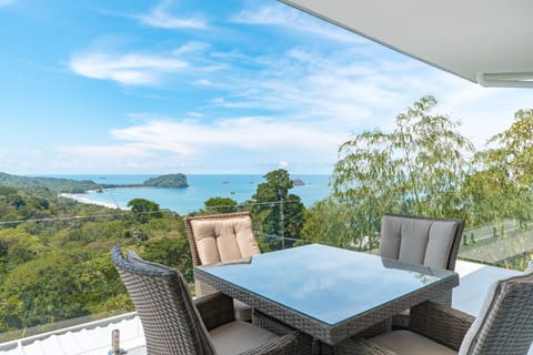 Balcony Suite 