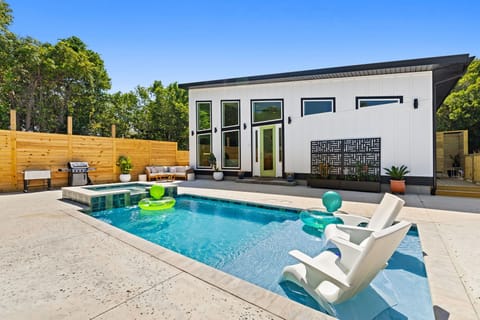 Pool and spa!