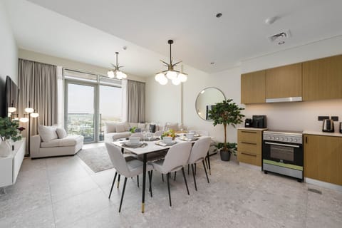 Comfort Apartment, 2 Bedrooms | Private kitchen | Fridge, microwave, oven, coffee/tea maker