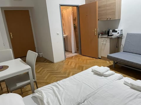 Economy Room | 1 bedroom, iron/ironing board