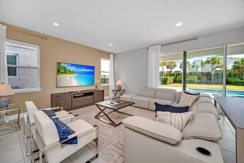 7673 Fairfax Dr_Reunion_14.jpg