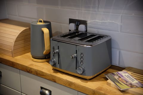 Fridge, dishwasher, electric kettle, toaster