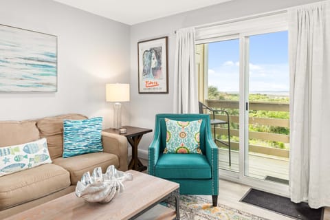 Condo, Multiple Beds, Pool Access, Garden View (0 - No Pets Allowed) | Living area
