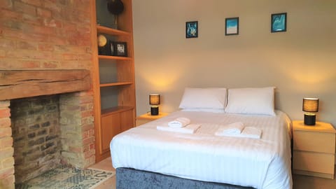 Family House | Desk, iron/ironing board, free WiFi