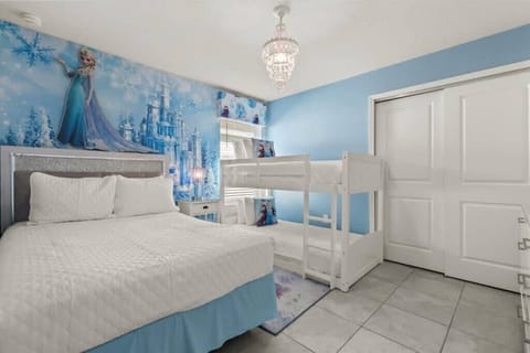 1 Full 1 Bunkbed Upstairs