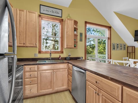 Interior Kitchen pic 1