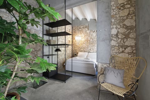 Exclusive Room | In-room safe, soundproofing, iron/ironing board, free WiFi