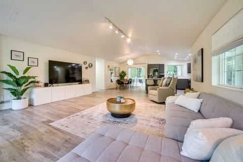 Issaquah Vacation Rental | 3BR | 2BA | Stairs Required to Access | 1,600 Sq Ft