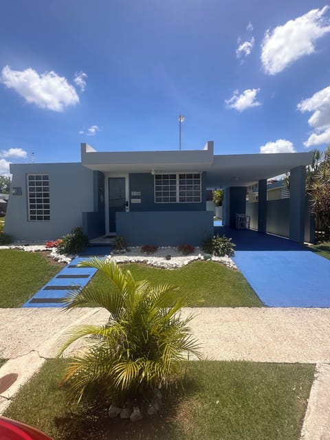 Cozy in Cabo- 8 min to beach, close to mall, pharmacy, shops