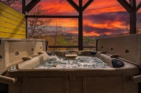 Indoor spa tub