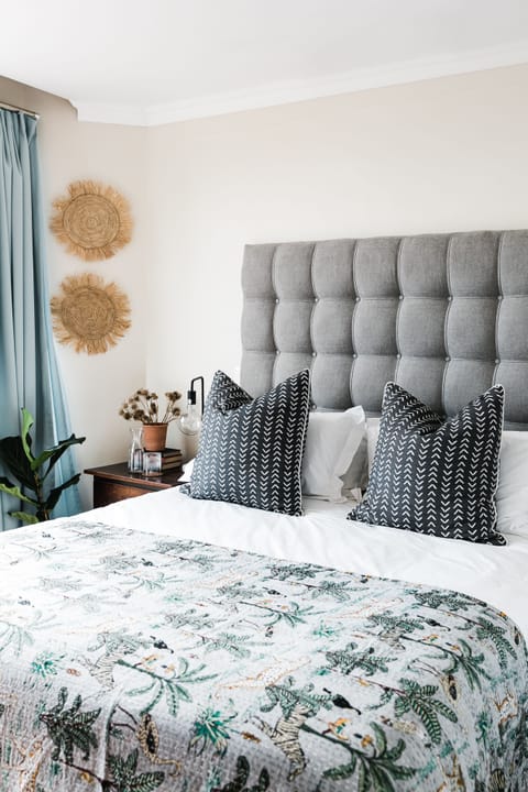 Superior Room | Egyptian cotton sheets, premium bedding, Tempur-Pedic beds, minibar