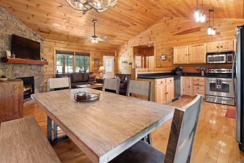 Open floor plan is perfect for entertaining and hosting 