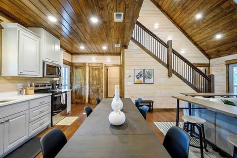 | Hillside Pines by Boutiq Luxury Vacation Rentals | Broken Bow, Oklahoma