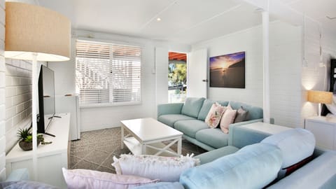 Amazing beach only a few minutes walk away, Easy access to an amazing surf beach for surfing