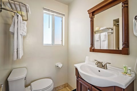 Standard Room, 1 Queen Bed | Desk, iron/ironing board, free WiFi, bed sheets