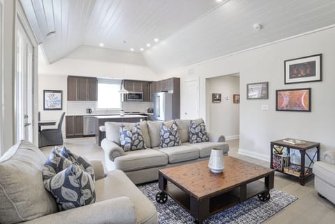 Birch Family Room-Kitchen