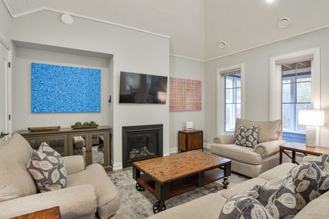 Algonquin Family Room