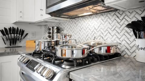 Perfect for everything from quick breakfasts to gourmet dinners!