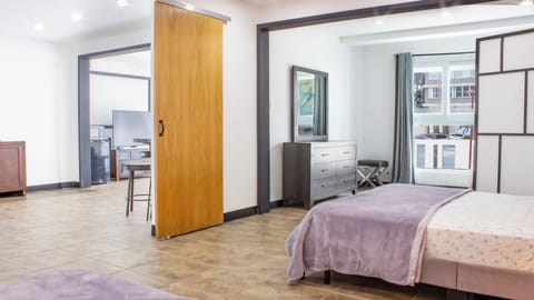 Apartment | Premium bedding, down comforters, pillowtop beds, free WiFi