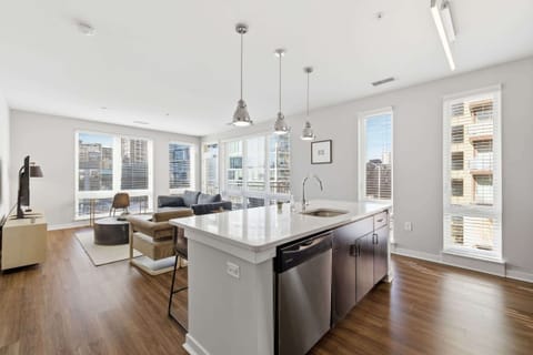 Apartment, 3 Bedrooms | Private kitchen | Fridge, microwave, oven, stovetop