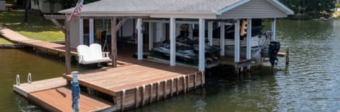 Lakeside Serenity: A Beautiful Blend of Home and Nature