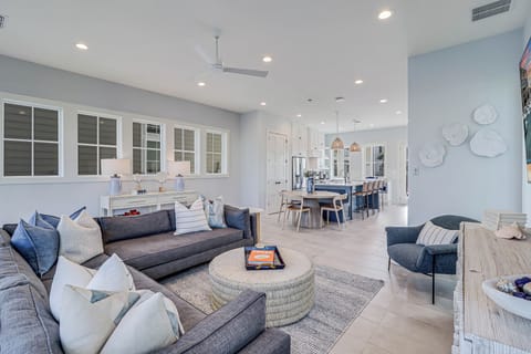 Living Area, 1st Floor