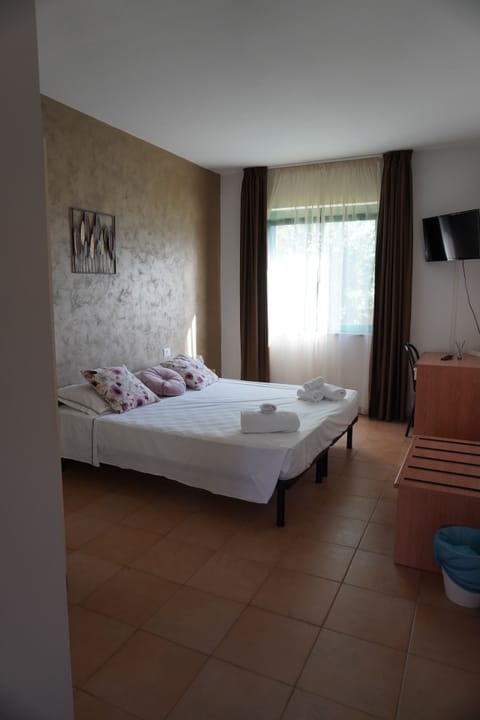 Superior Room, 1 Double Bed, Air conditioning | Premium bedding, memory foam beds, desk