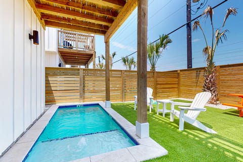 Private Cocktail Pool