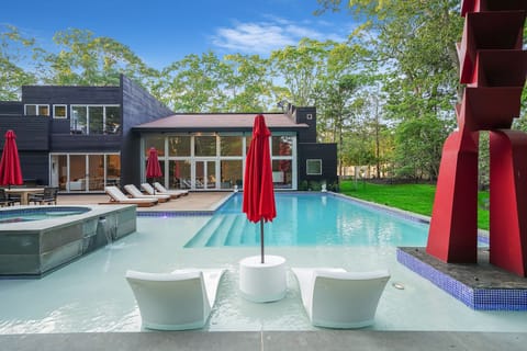 Pool with ledge loungers