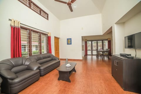 Villa | 2 bedrooms, desk, blackout drapes, soundproofing