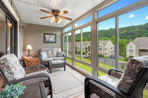 Condo, Multiple Beds, Fireplace, Garden View (Wimbledon Beauty) | Interior