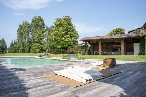 Seasonal outdoor pool, open 8:00 AM to 7:00 PM, sun loungers