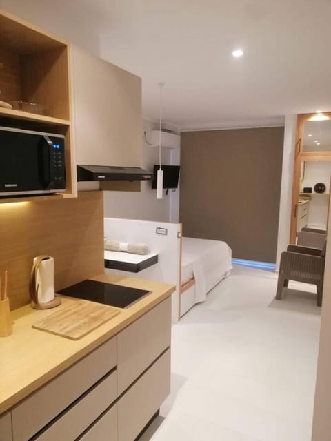 Apartment | Private kitchen | Fridge, microwave, stovetop, electric kettle
