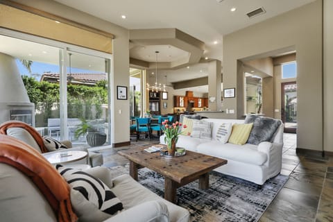 Gorgeous open concept floor plan