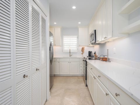 Condo (2 Bedrooms) | Property amenity