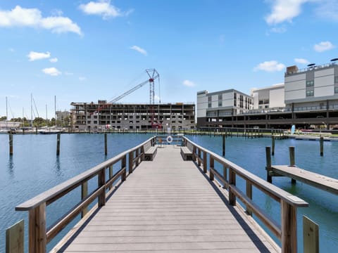 Condo (1 Bedroom) | Property amenity