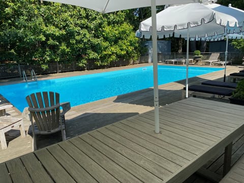 Newly renovated and redesigned 20 x 40 Pool w/ outdoor shower, 12 lounge chair