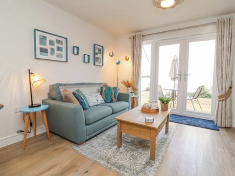 Cottage | Living area