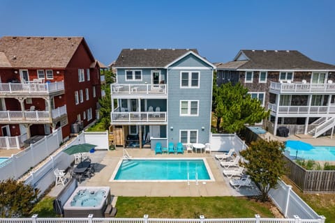 EE17: Ocean Aire | Rear Exterior