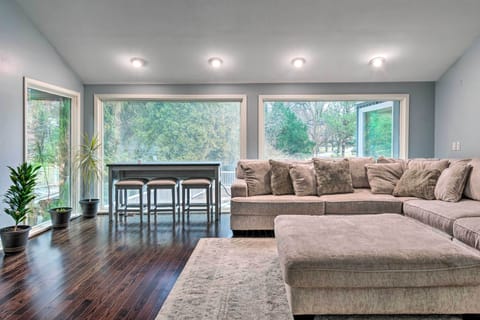 House (6 Bedrooms) | Interior