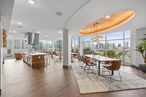 Luxury Apartment | Shared kitchen facilities | Full-size fridge, microwave, oven, stovetop